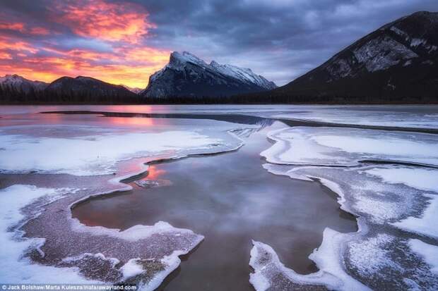 Ледяные образования на озерах Вермилион, национальный парк Банфф, Канада в мире, красивые фото, красивый вид, пейзажи, природа, путешествия, фото, фотографы