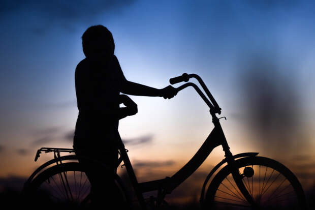 В Геленджике на набережной запретили кататься на велосипедах: полиция штрафует нарушителей