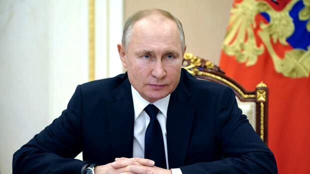 Путин заявил о строительстве Россией самого мощного ледокольного флота