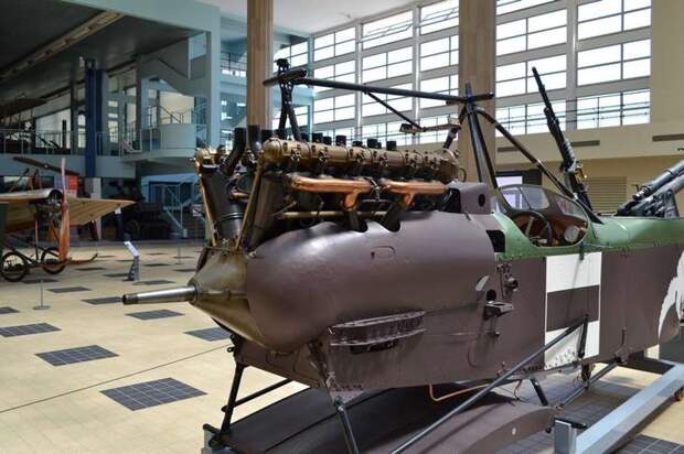 Мотор Испано-Сюиза H.S.8 аэроплана Вуазен 10СА2 – один из самых удачных двигателей времен I мировой войны. Кроме этого самолета он устанавливался на знаменитых истребителях SPAD S.VII и XIII (французских), а также английских RAF S.E.5