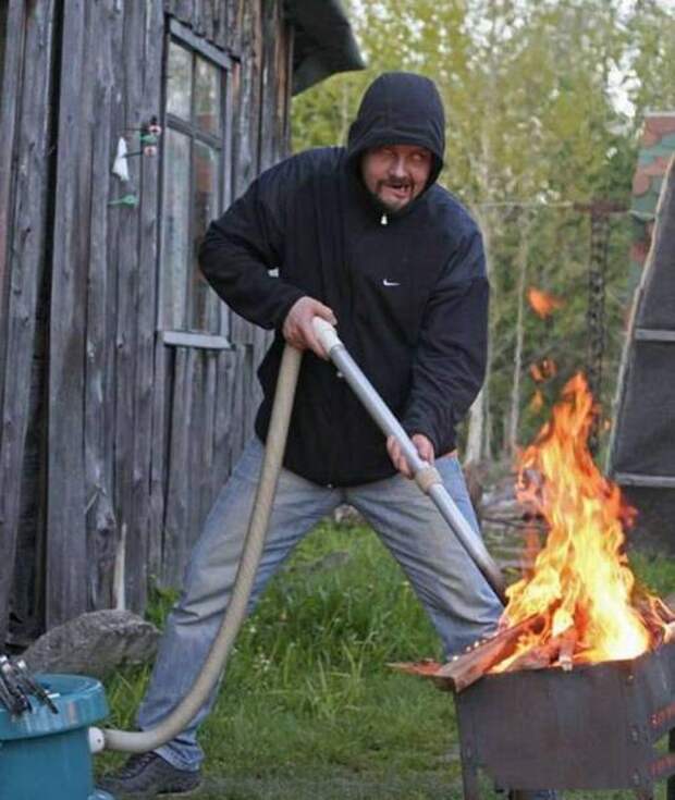 Парни дурачатся