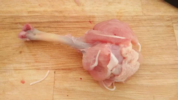 Цыпленок в карри-кляре (chicken curried lollipop)