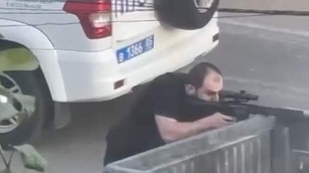 Османа - одного из сыновей главы Сергокалинского района, называют более радикальным, чем Адиля. Впрочем, и Осман, и Адиль взяли в руки оружие и пошли против своего же народа. Оба были ликвидированы.