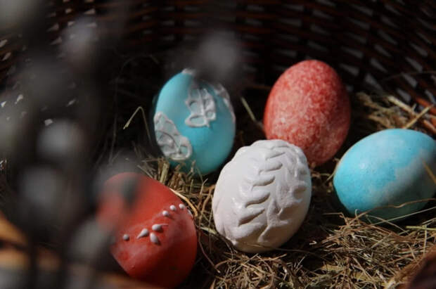 Терапевт Мамедова назвала самые опасные способы окраски яиц на Пасху