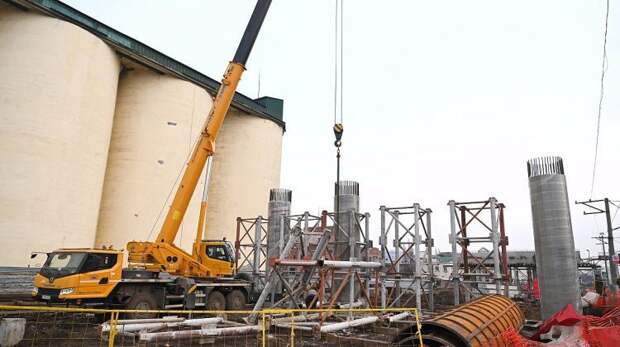 В Краснодаре уже ставят опоры для первой «двухэтажной» развязки
