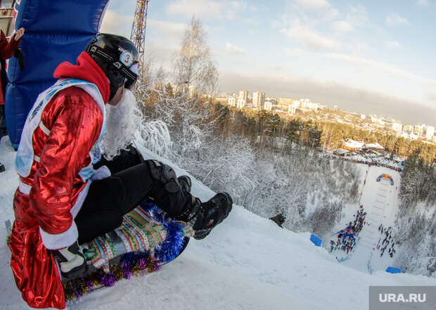 Экстремальные соревнования по скоростному спуску на санях "Red Bull Сани Удалые". Екатеринбург , сани, новый год, дед мороз, экстрим, экстремальный отдых, санки, катание на санях, зимний спорт, катание с горы