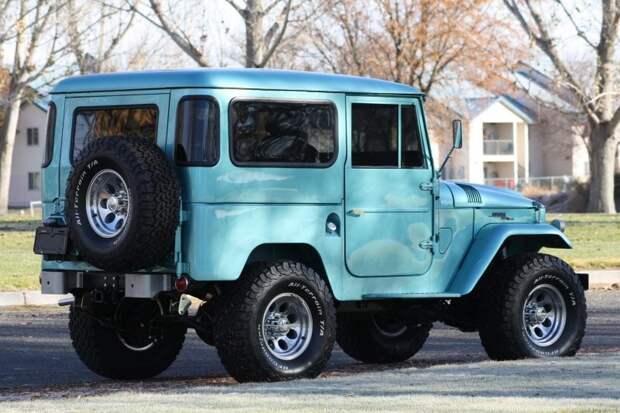 Toyota Land Cruiser FJ40 после тщательной реставрации