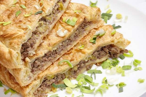 Мясной пирог на слоеном тесте Мясной пирог на слоеном тесте