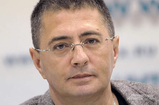 Врач Мясников предупредил россиян о мошенниках, использующих его дипфейк