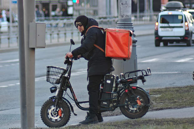 Заммэра Ликсутов: к 2030 году в Москве потребуется около 300 тыс. курьеров