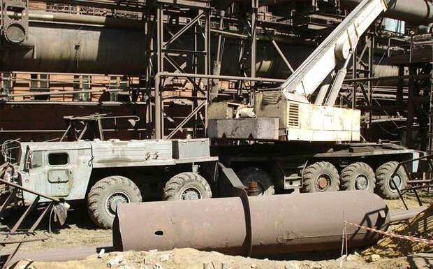 Кран на базе шасси СПУ комплекса «Темп-2С»