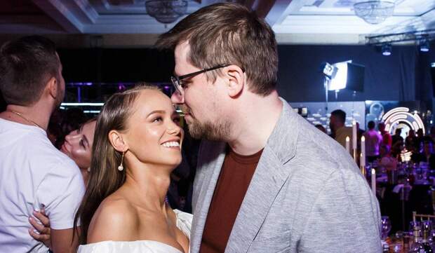 Брак Гарика Харламова и Катерины Ковальчук в Сети называют фиктивным