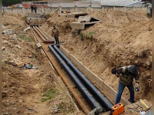 Десятиметровый участок теплотрассы меняют в Атамановке