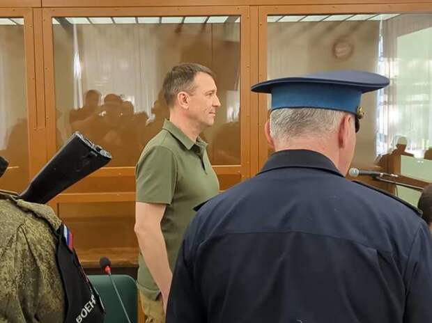 "Я из окопов не вылезал": генерал Попов ответил на обвинения в хищении