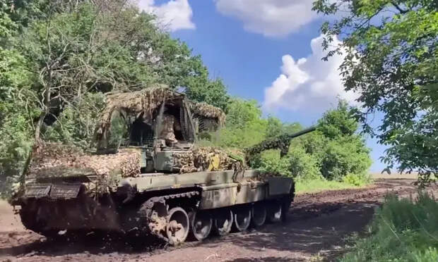 Российские войска продвинулись на северо-востоке Карловки, а также освободили не менее 8 кв. км территории в направлении села Прогресс
