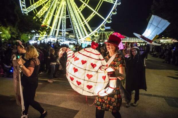 Luminous Lantern Parade в Австралии
