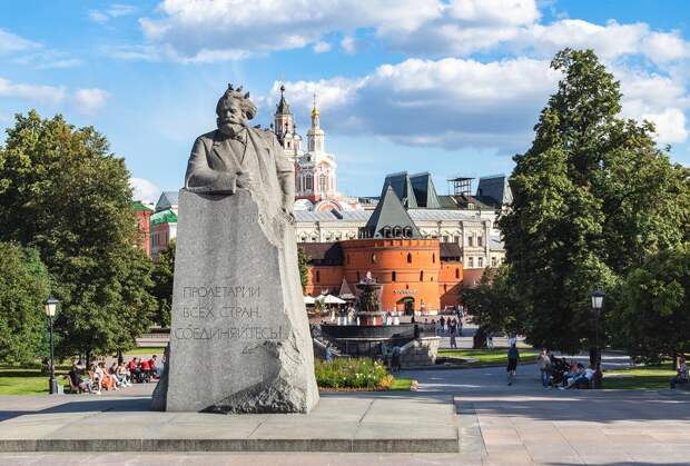 Не город, а красивая картинка! 8 самых-самых площадей Москвы