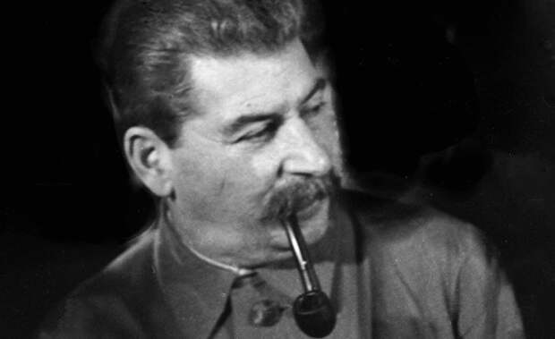 Forum24 (Чехия): после Сталина остались несколько трубок и десять брюк. Неужели он действительно был таким бедным?