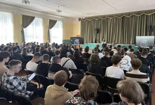 Тульские школьники и студенты СПО участвуют в программе "Проводники смыслов"