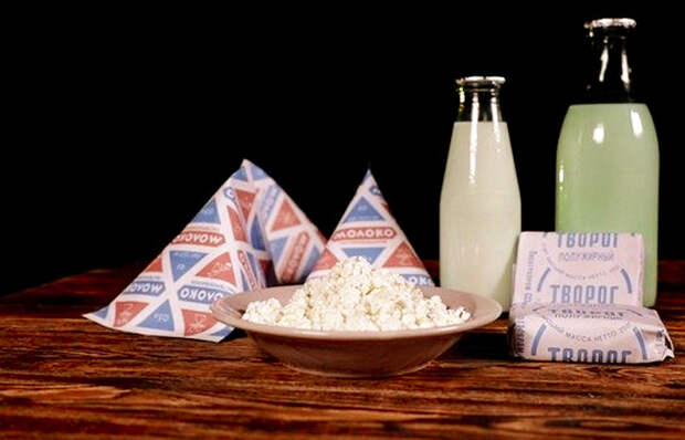 Молоко в треугольном пакете/ фото: back-in-ussr.com Молоко в треугольном пакете/ фото: back-in-ussr.com