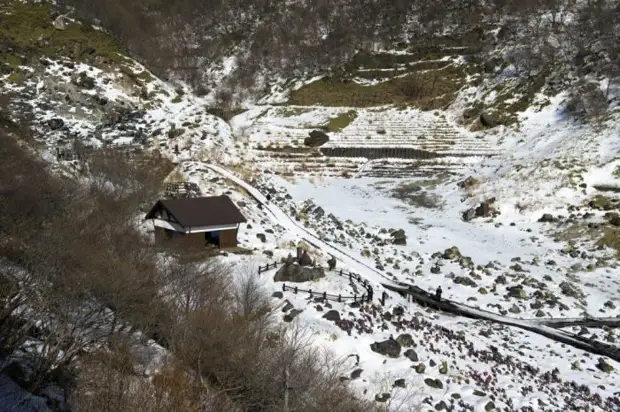 В Японии раскололся «Камень смерти» по легенде в нем жил злой дух, следую поверью нам хана