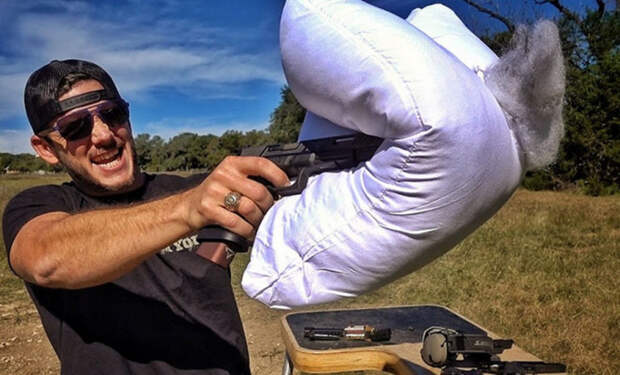 Подушка в роли глушителя: стрелок проверил главный киномиф и рассказал о результатах