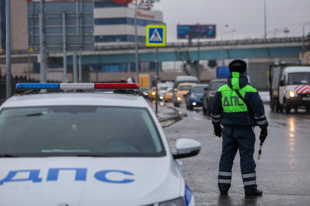 Автоблогера WENGALLBI задержали в Москве за попытку подкупить инспектора ДПС