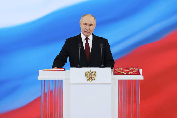 Путин поручил ускорить и завершить работу по стратегии развития энергетики РФ