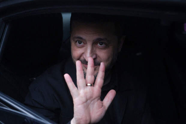 Мендель: Зеленский извлекает личную выгоду из конфликта на Украине