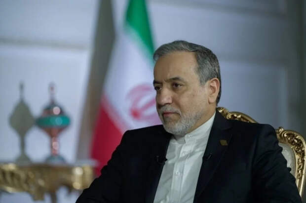 Аракчи заявил, что Иран не намерен принимать предложение о перемирии