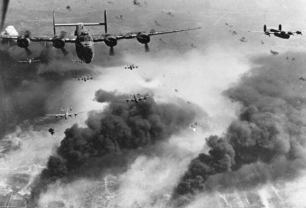 1-B-24Ds_fly_over-610x415