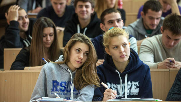 Путин предложил вернуться к базовой системе высшего образования