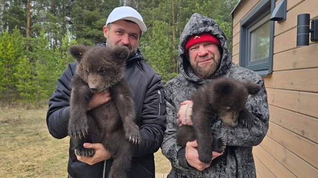 Боец ММА Джефф Монсон встретил на Урале трех медведей