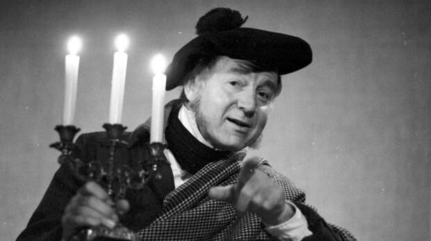 Умер актер из "Шерлока Холмса" и "Дневника Бриджит Джонс" Дональд Дуглас