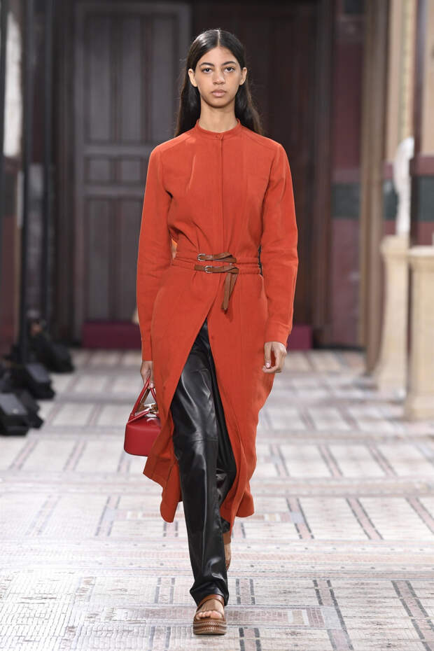 Показ Gabriela Hearst весна-лето 2021 на Неделе моды в Париже