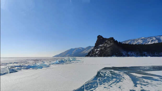 Немцы застряли во льдах. В ответ на смешки, Жаворонков сказал: "Битва за Арктику началась"