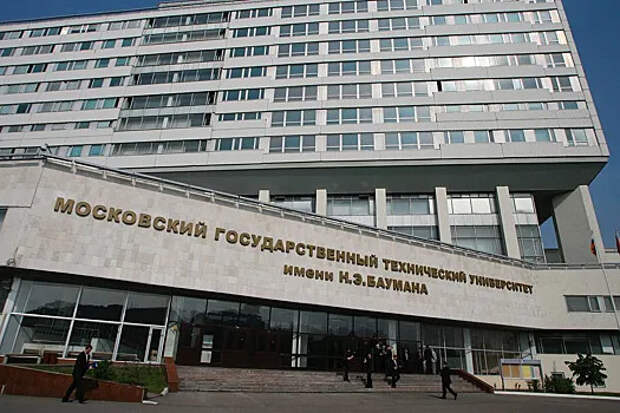 Студент МГТУ им. Баумана выпал из окна 11-го этажа в Москве — выжил с переломами ног