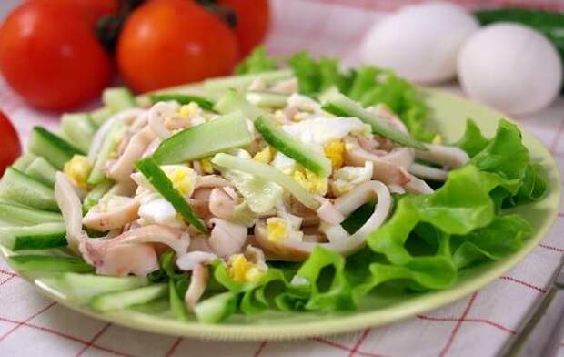 Простые рецепты салатов с кальмарами