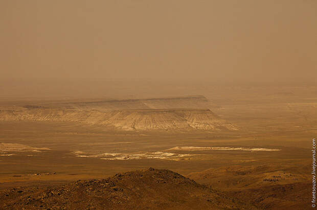Марсианские пейзажи полуострова Мангышлак