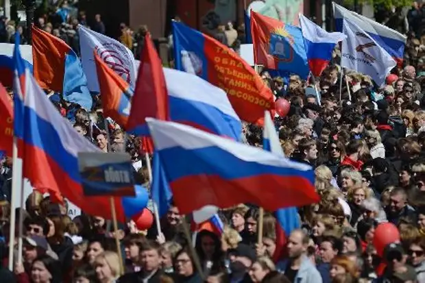 "Мы чествуем людей труда": тамбовчане отметили Первомай многотысячным митингом