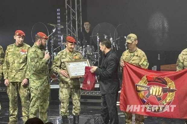 Фирдүс Тямаев махсус операция хәрбиләрен хөрмәтләде: «Бу егетләр безнең илне саклый»