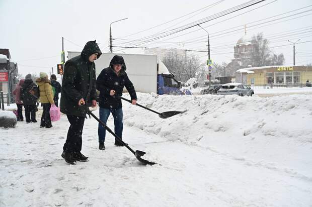 Туляки вышли на "Снежный субботник"