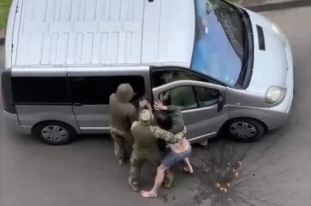 Вакаров: Зеленский отдал секретный приказ ужесточить мобилизацию на Украине