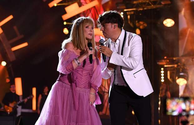 Пугачеву обвинили в записи песен с Галкиным на деньги Киркорова