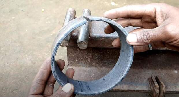 Самодельный станок, с помощью которого легко изготовить кольца из металлической полосы