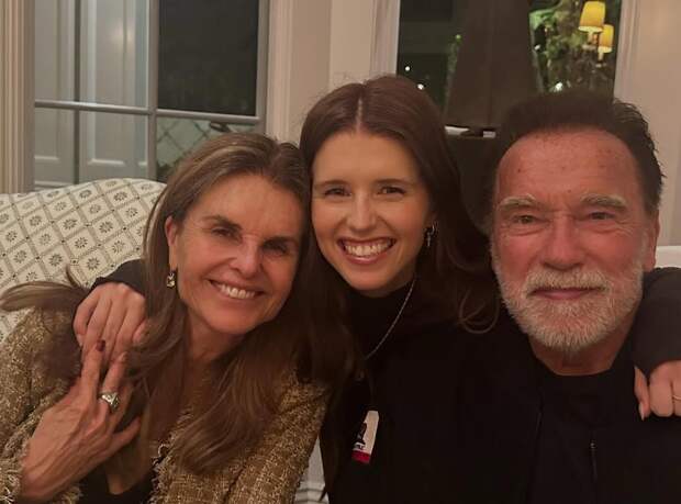 Дочь Арнольда Шварценеггера впервые за долгое время показала фото с родителями