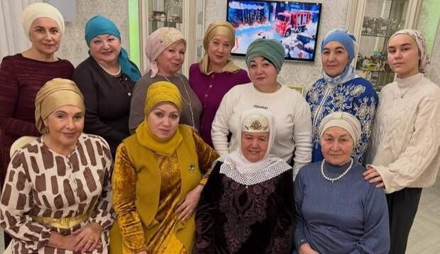 «Әнисе Рәйхана апа һәм кызы Зөләйха да булды» – дуслары Резидә Шәрәфиеваны искә алган