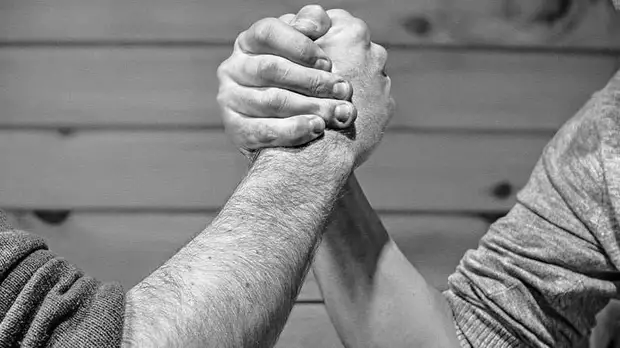 Ямальцы выиграли три медали на чемпионате России по армрестлингу