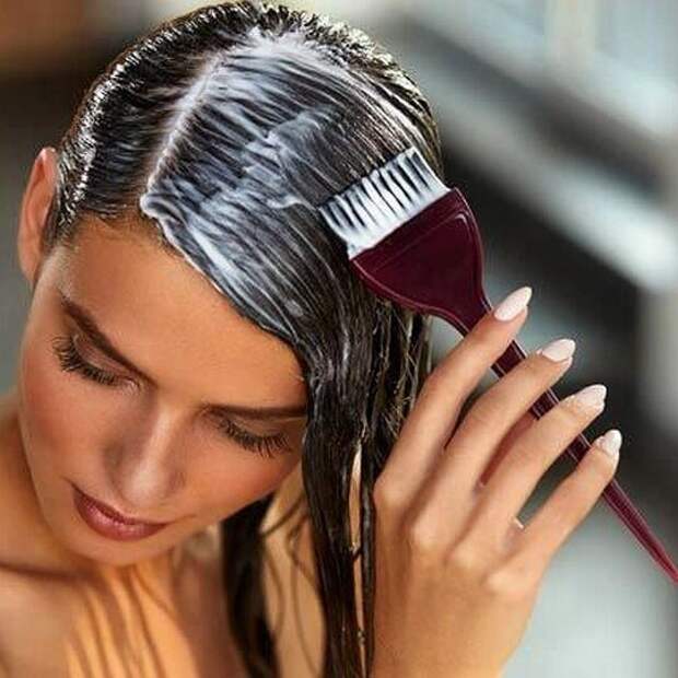 Как правильно красить волосы дома и легко удалять пятна краски