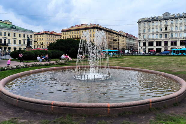 На Литейном проспекте показали восстановленные исторические достопримечательности